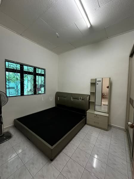 1-storey Terraced House for Rent in Taman Ungku Tun Aminah (Skudai) - Lui Lui - Bedroom - PropertyGuru.com.my