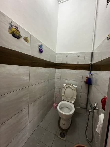 1-storey Terraced House for Rent in Taman Ungku Tun Aminah (Skudai) - Lui Lui - Bathroom - PropertyGuru.com.my