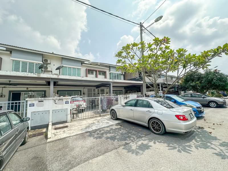 2-storey Terraced House for Sale in Taman Emas (Dengkil) - Azli Ibrahim - Exterior - PropertyGuru.com.my