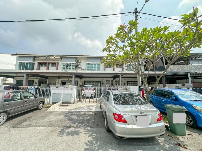 2-storey Terraced House for Sale in Taman Emas (Dengkil) - Azli Ibrahim - Exterior - PropertyGuru.com.my