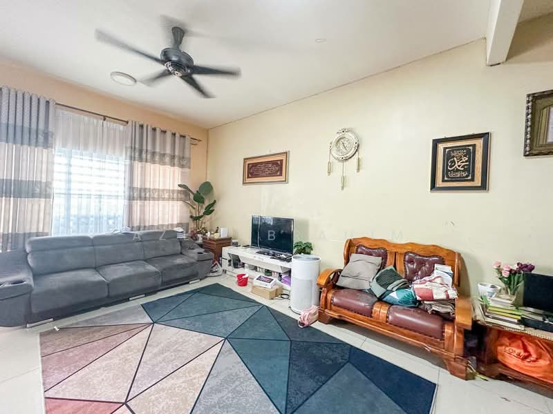 2-storey Terraced House for Sale in Taman Emas (Dengkil) - Azli Ibrahim - Living Room - PropertyGuru.com.my