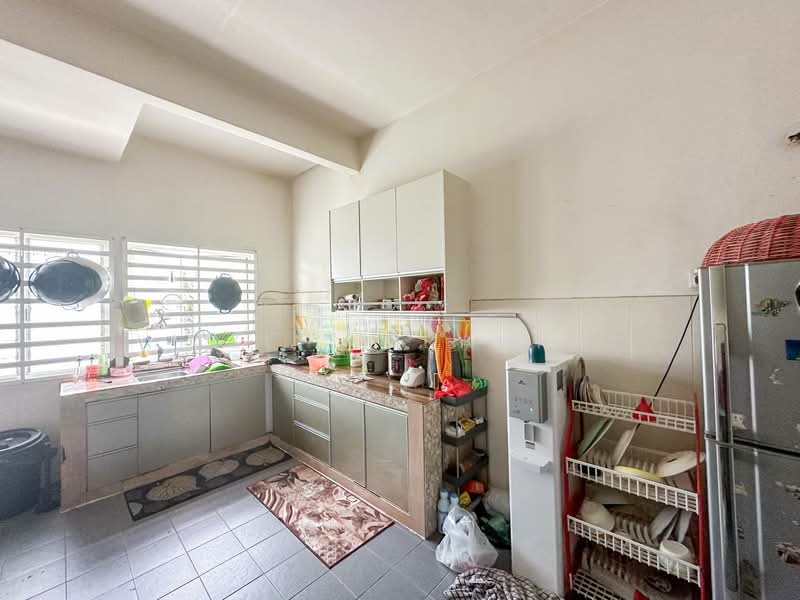 2-storey Terraced House for Sale in Taman Emas (Dengkil) - Azli Ibrahim - Kitchen - PropertyGuru.com.my