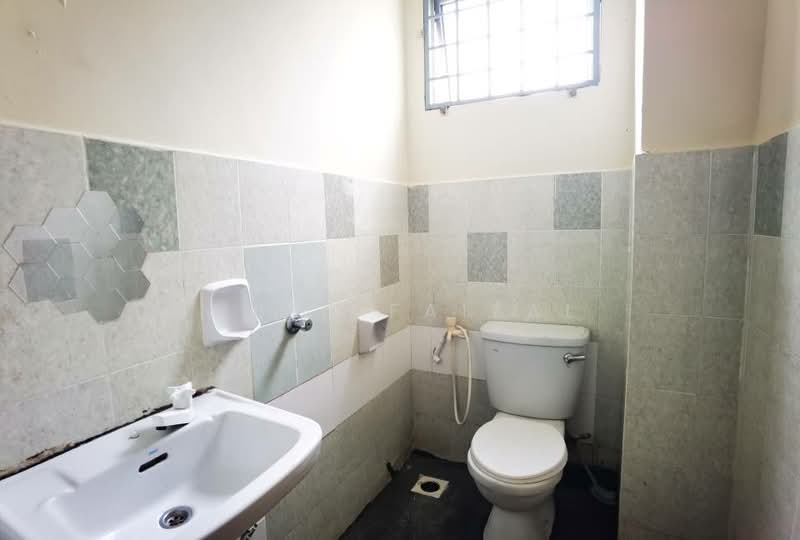Apartment for Sale at Zamrud Apartment - Mohd Faizal - Bathroom - PropertyGuru.com.my