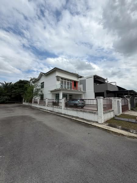 2-storey Terraced House for Sale in Bandar Uda Utama (Johor Bahru) - Fong Lik - Exterior - PropertyGuru.com.my
