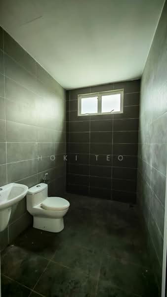 Semi-Detached House for Sale in Taman Cempaka Kuning (Batu Pahat) - Hoki Teo - Bathroom - PropertyGuru.com.my