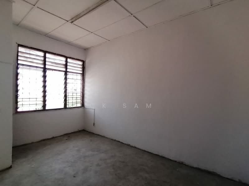 2-storey Terraced House for Sale in Bandar Bukit Beruntung (Bukit Beruntung) - CK Sam - Interior - PropertyGuru.com.my