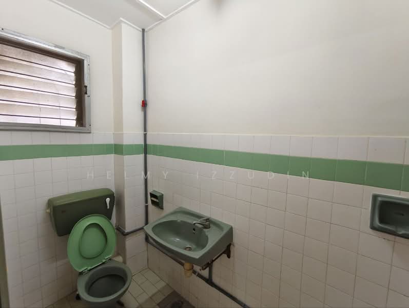 2-storey Terraced House for Sale in Pjs 10 (Sunway) - HELMY IZZUDIN - Bathroom - PropertyGuru.com.my