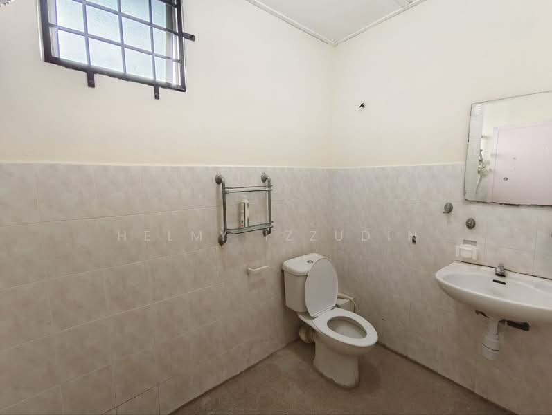 2-storey Terraced House for Sale in Pjs 10 (Sunway) - HELMY IZZUDIN - Bathroom - PropertyGuru.com.my