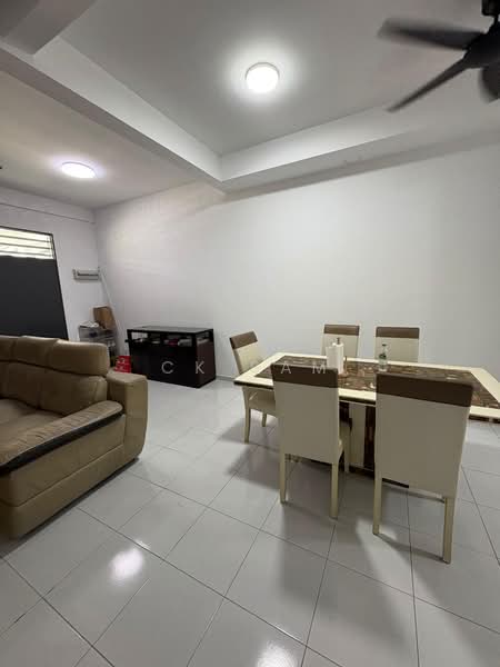 2-storey Terraced House for Sale in Taman Scientex Rawang (Rawang) - CK Sam - Living Room - PropertyGuru.com.my