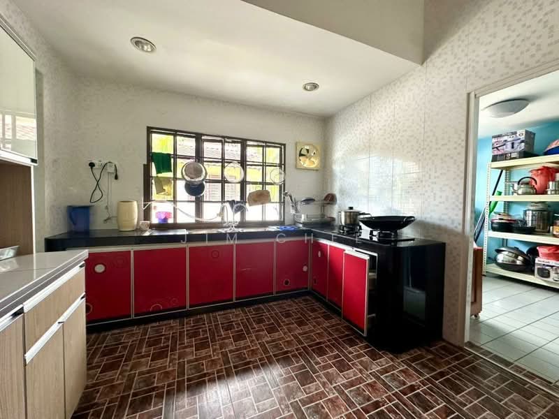 Bungalow for Sale in Bandar Putra (Kulai) - Jim Chee - Kitchen - PropertyGuru.com.my