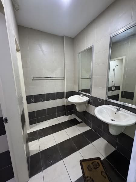 Shop / Office for Rent in Petaling Jaya (Selangor) - Andrew Neoh - Bathroom - PropertyGuru.com.my