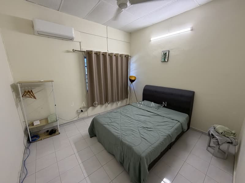 2-storey Terraced House for Rent in Happy Garden (Kuchai Lama) - Jacky Wan - Bedroom - PropertyGuru.com.my