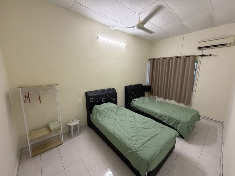 2-storey Terraced House for Rent in Happy Garden (Kuchai Lama) - Jacky Wan - Bedroom - PropertyGuru.com.my