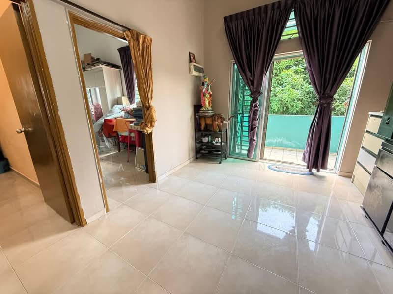 2-storey Terraced House for Sale in Taman Nusa Sentral (Iskandar Puteri (Nusajaya)) - Wallace Ang - Living Room - PropertyGuru.com.my