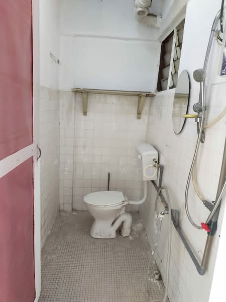 Flat for Sale at Taman Batu Permai - Dante Leong Zhenwen - Bathroom - PropertyGuru.com.my