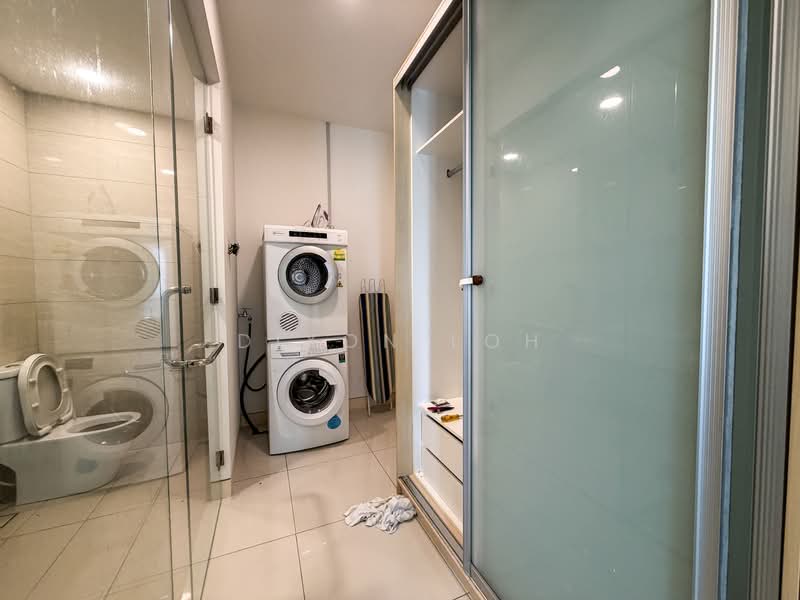 Service Residence for Rent at Bayberry @ Tropicana Gardens - Dixon Loh - Laundry & Wardrobe - PropertyGuru.com.my