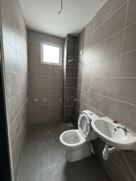 2-storey Terraced House for Sale in Bandar Springhill (Port Dickson) - Ong Jia Hui - Bathroom - PropertyGuru.com.my