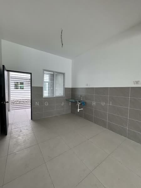 2-storey Terraced House for Sale in Bandar Springhill (Port Dickson) - Ong Jia Hui - Kitchen - PropertyGuru.com.my