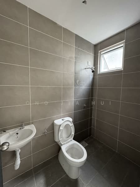 2-storey Terraced House for Sale in Bandar Springhill (Port Dickson) - Ong Jia Hui - Bathroom - PropertyGuru.com.my