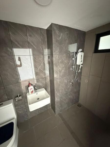 Kondominium untuk Disewa di Tuai Residence - Roger Phang - Bathroom - PropertyGuru.com.my