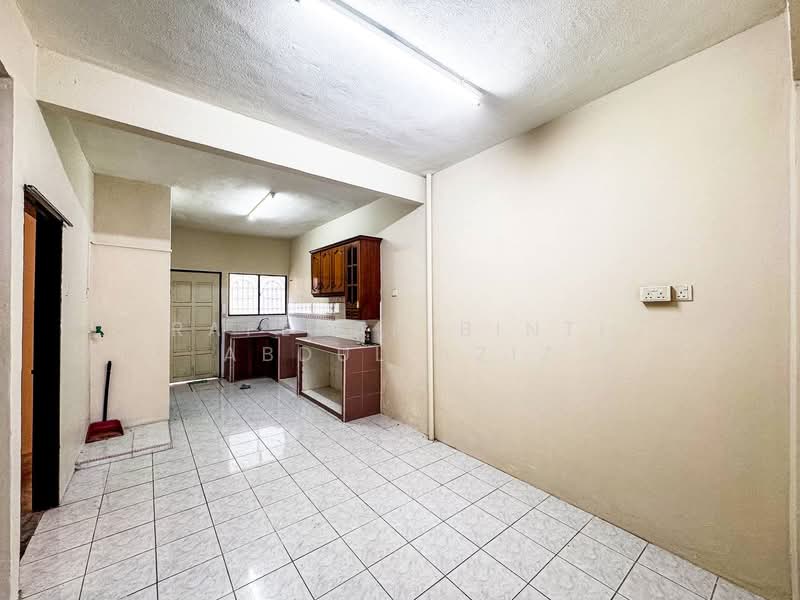 2-storey Terraced House for Sale in Taman Sentosa (Klang) - Rafedah Binti Abdul Aziz - Kitchen - PropertyGuru.com.my