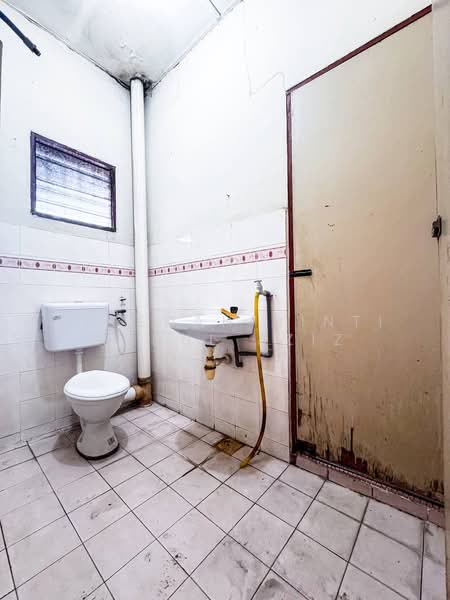 2-storey Terraced House for Sale in Taman Sentosa (Klang) - Rafedah Binti Abdul Aziz - Bathroom - PropertyGuru.com.my