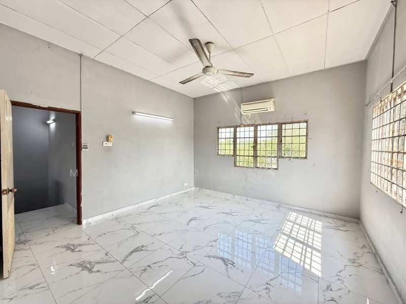 1.5-storey Terraced House for Sale in Bandar Bukit Raja (Klang) - Mohamad Hanafi - PropertyGuru.com.my