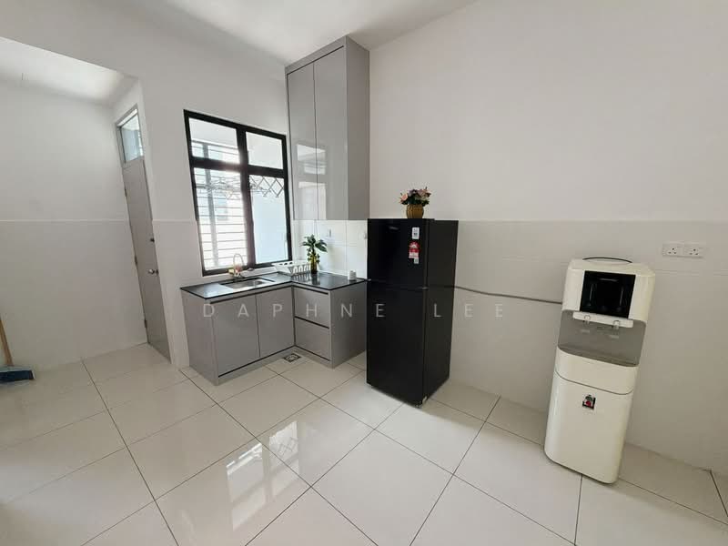 2-storey Terraced House for Rent in Bandar Dato Onn (Tebrau) - Daphne Lee - Kitchen - PropertyGuru.com.my