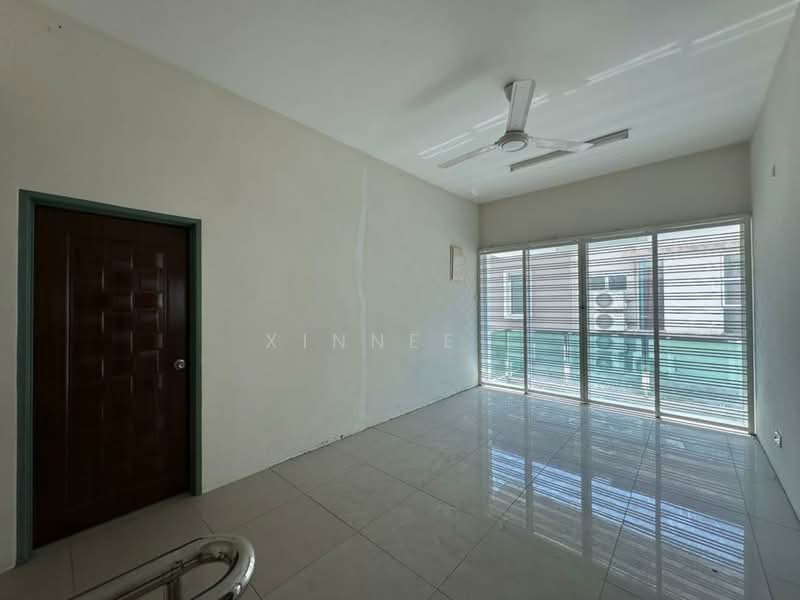 Semi-Detached House for Sale in Permatang Damar Laut (Batu Maung) - Xinnee . - Living Room - PropertyGuru.com.my