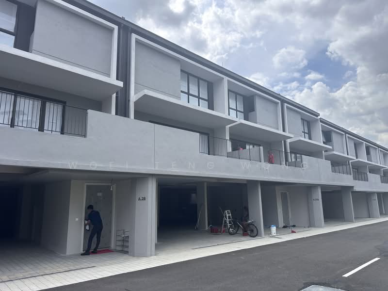 3-storey Terraced House for Rent in Taman Bukit Serdang (Seri Kembangan) - Woei Teng Wong - Exterior - PropertyGuru.com.my