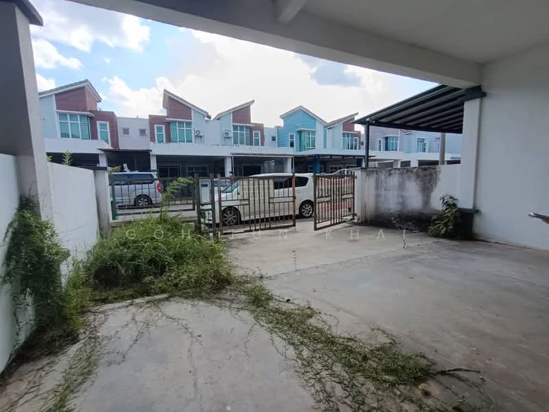 Partially Furnished 2 Storey Terrace @ Taman Angkasa Nuri untuk Untuk Disewa - RM 1,200 /bulan, Feb 2026 - Exterior - PropertyGuru.com.my