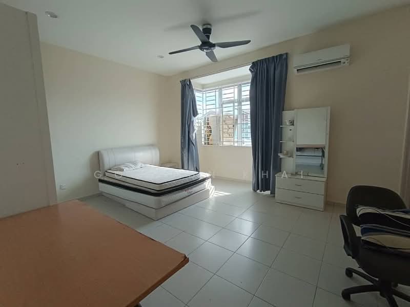 Partially Furnished 2 Storey Terrace @ Taman Angkasa Nuri untuk Untuk Disewa - RM 1,200 /bulan, Feb 2026 - Bedroom - PropertyGuru.com.my