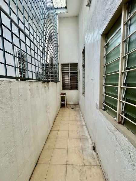 Rumah Teres 1 Tingkat untuk Dijual di Saujana (Selangor) - Najibah Sahari - Corridor - PropertyGuru.com.my