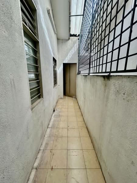 Rumah Teres 1 Tingkat untuk Dijual di Saujana (Selangor) - Najibah Sahari - Corridor - PropertyGuru.com.my