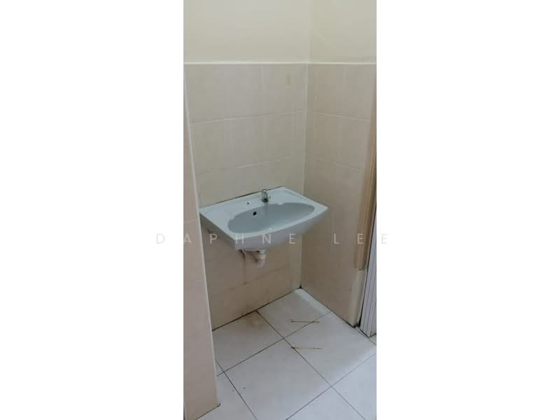 Terraced House for Rent in Taman Pelangi Indah (Ulu Tiram) - Daphne Lee - Bathroom - PropertyGuru.com.my