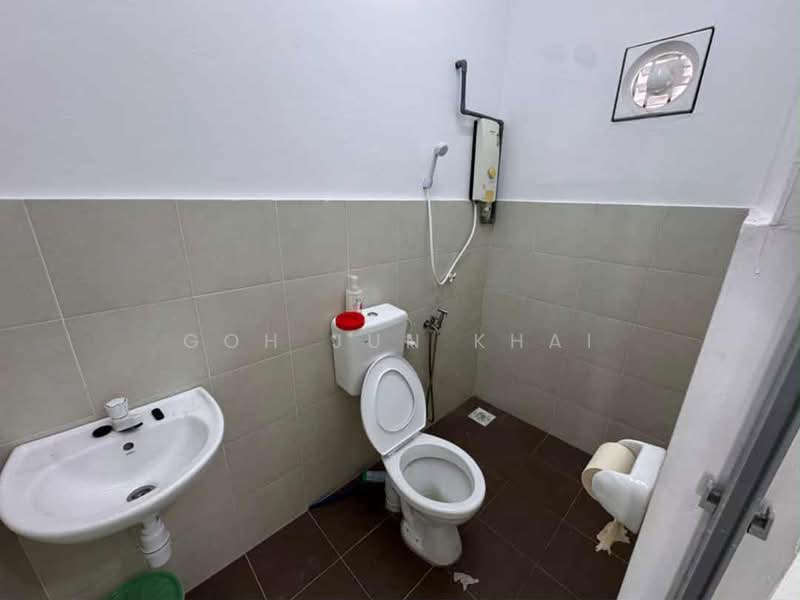 2-storey Terraced House for Rent in Durian Tunggal (Melaka) - Goh Jun Khai - Bathroom - PropertyGuru.com.my