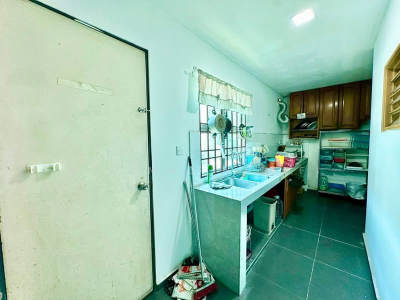 Terraced House for Sale in Bandar Botanic (Klang) - Mohamad Hanafi - Kitchen - PropertyGuru.com.my