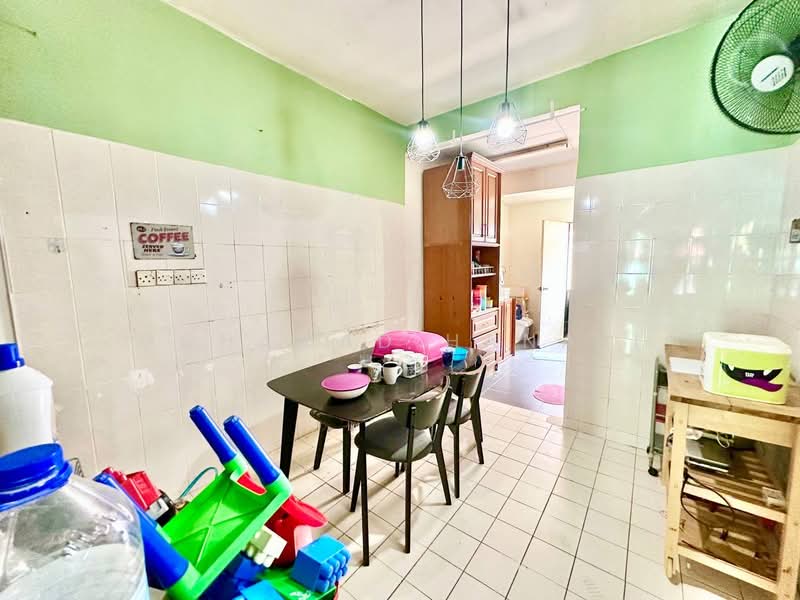 Terraced House for Sale in Bandar Botanic (Klang) - Mohamad Hanafi - Kitchen - PropertyGuru.com.my
