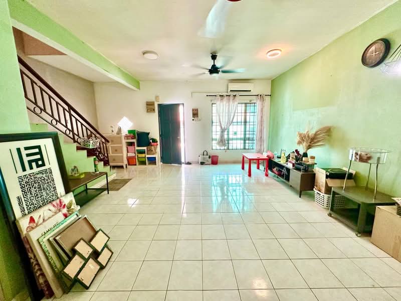 Terraced House for Sale in Bandar Botanic (Klang) - Mohamad Hanafi - Living Room - PropertyGuru.com.my