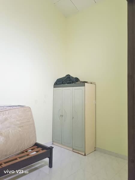 Rumah Teres 1 Tingkat untuk Dijual di Taman Seri (Banting) - Daniel Baskaran - Bedroom - PropertyGuru.com.my