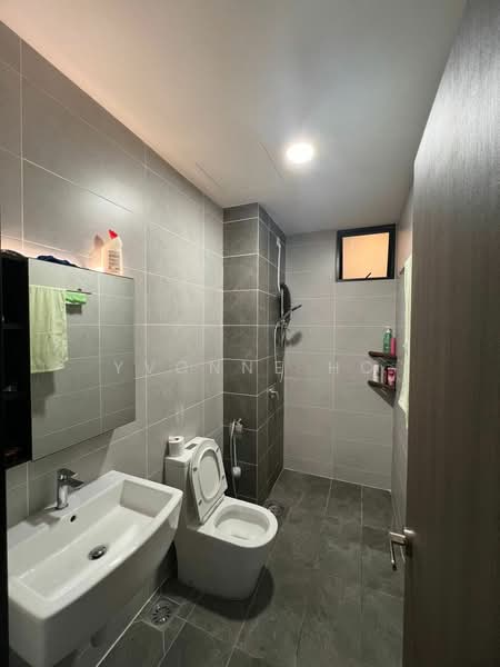Service Residence for Sale at Twin Tower Residence - Yvonne Ho - Bathroom - PropertyGuru.com.my
