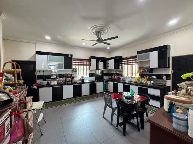 Bungalow for Sale in Bertam Perdana 2 (Kepala Batas) - Aswad . - Kitchen - PropertyGuru.com.my