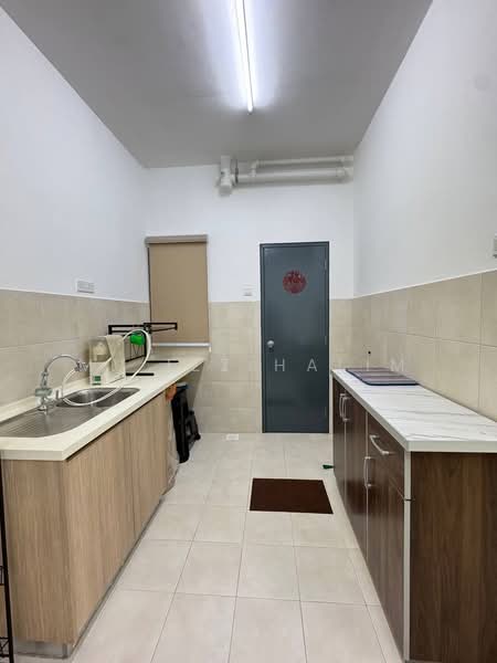 Selangorku Pr1ma Lakefront Homes untuk Untuk Dijual - RM 325,000, Mac 2026 - Kitchen - PropertyGuru.com.my