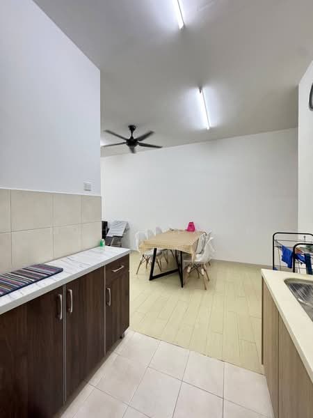 Selangorku Pr1ma Lakefront Homes untuk Untuk Dijual - RM 325,000, Mac 2026 - Dining Room - PropertyGuru.com.my