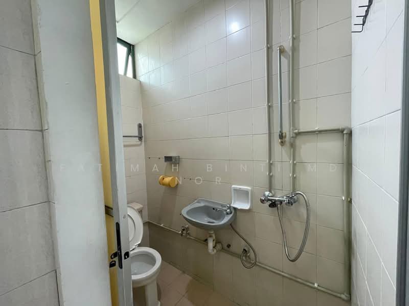 Condominium for Rent at The Wadihana - Fatimah Binti Md Nor - Bathroom - PropertyGuru.com.my