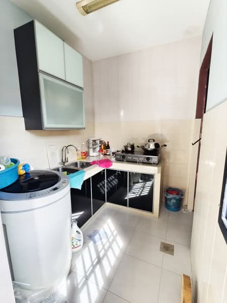 Taman Nusa Jaya Mas untuk Untuk Dijual - RM 838,000, Mac 2026 - Kitchen - PropertyGuru.com.my