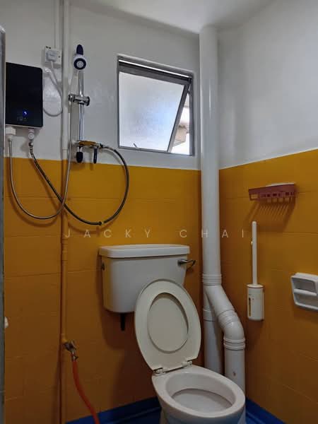 Putri Ria Apartment untuk Untuk Disewa - RM 1,500 /bulan, Mac 2026 - Bathroom - PropertyGuru.com.my