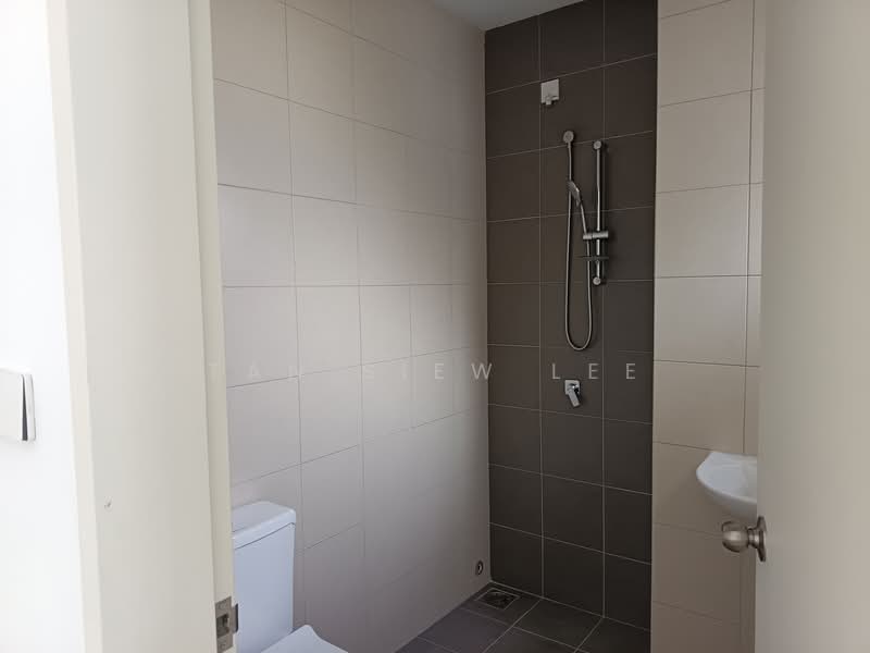 2-storey Terraced House for Sale in Bandar Gamuda Gardens (Rawang) - Tan Siew Lee - Bathroom - PropertyGuru.com.my