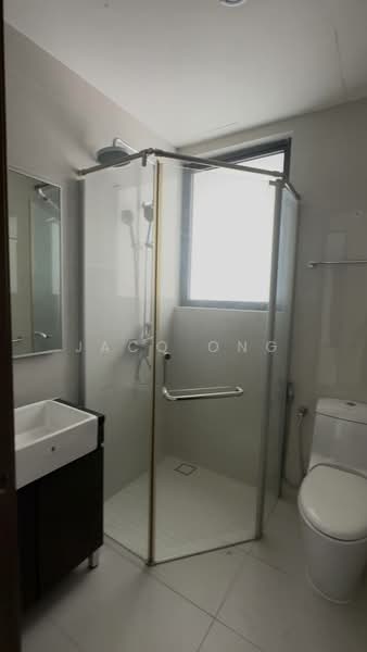 Condominium for Sale at Kings Bay @ Country Garden Danga Bay - JacQ Ong - Bathroom 1 - PropertyGuru.com.my
