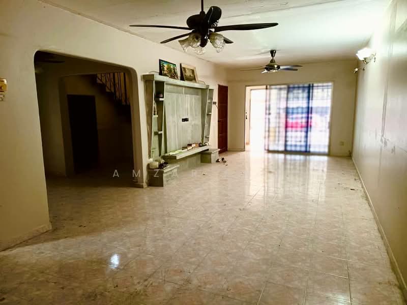 2-storey Terraced House for Sale in Bandar Baru Bangi (Selangor) - Amzar Faiz - Living Room - PropertyGuru.com.my